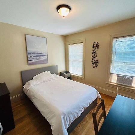 Nice Bedroom In Lincoln With Shared Bathroom 1 Exterior foto