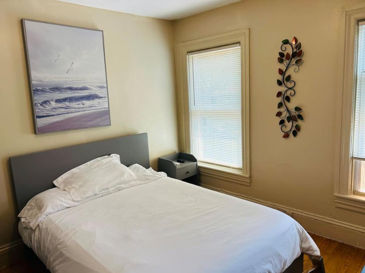 Nice Bedroom In Lincoln With Shared Bathroom 1 Exterior foto
