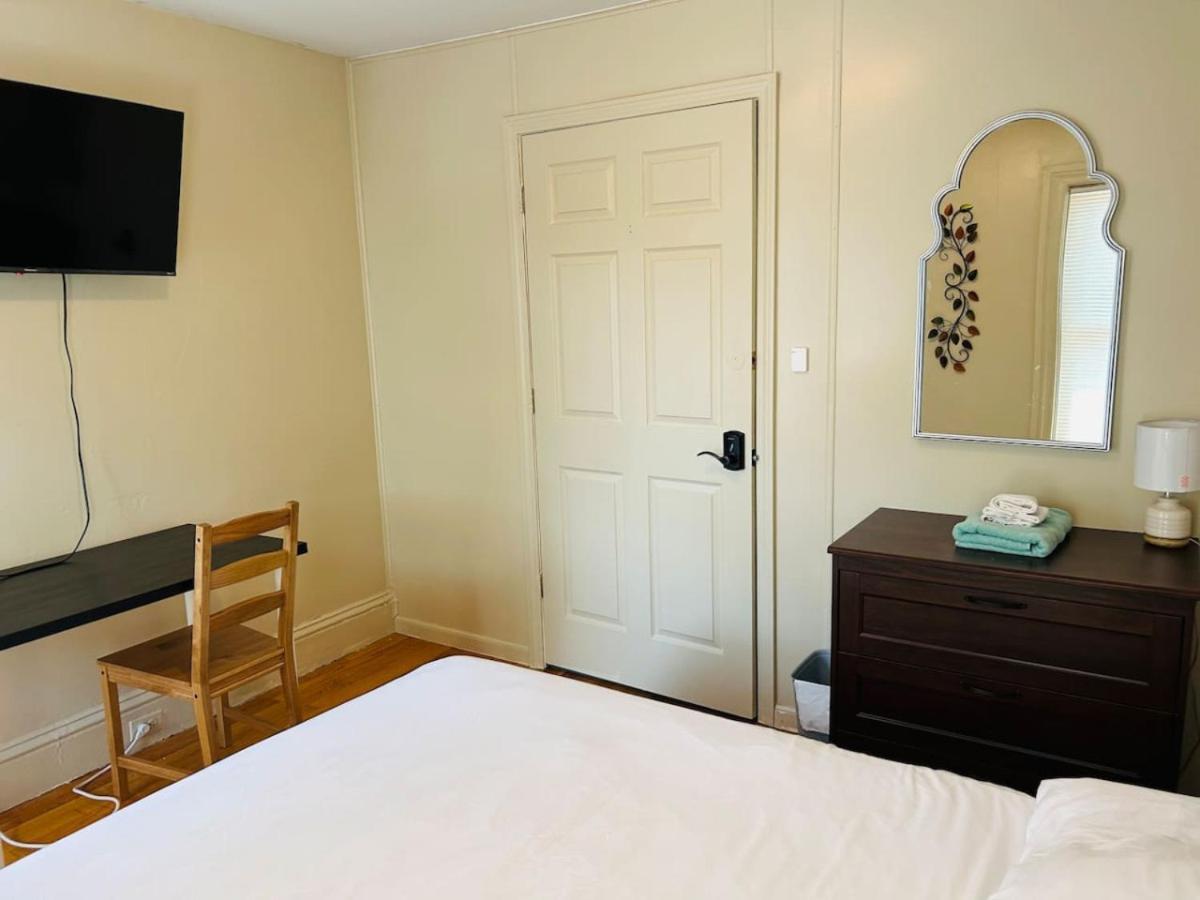 Nice Bedroom In Lincoln With Shared Bathroom 1 Exterior foto