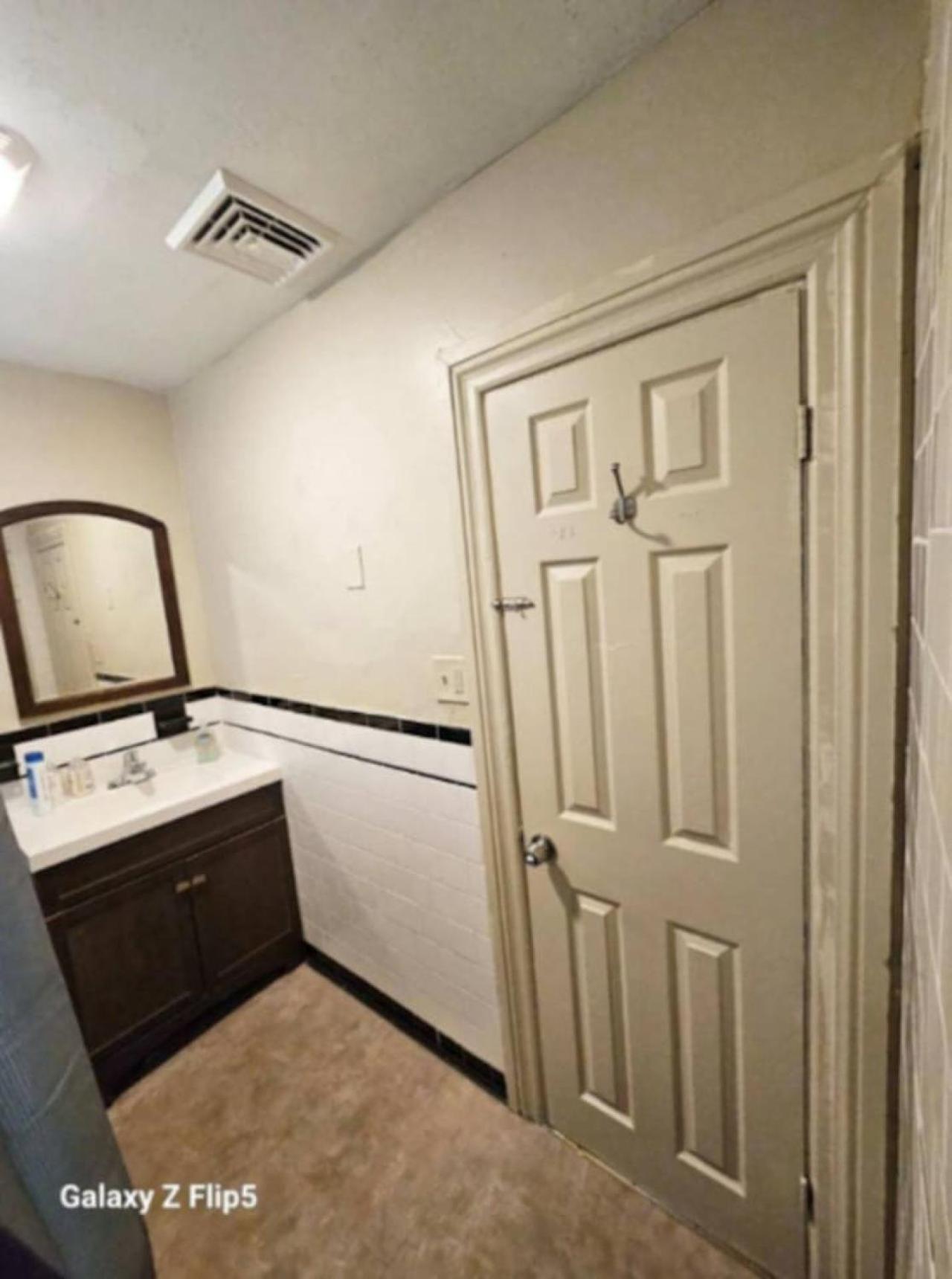 Nice Bedroom In Lincoln With Shared Bathroom 1 Exterior foto