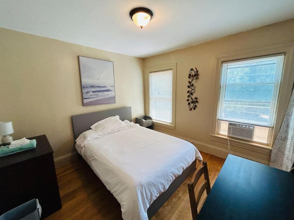 Nice Bedroom In Lincoln With Shared Bathroom 1 Exterior foto