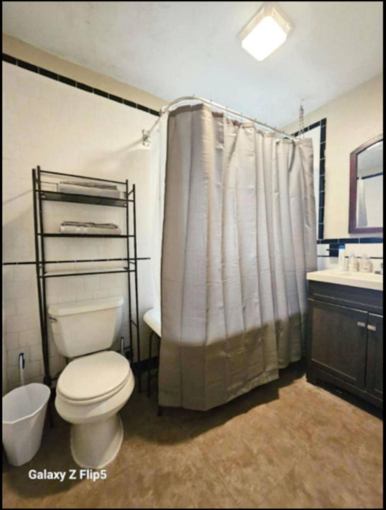 Nice Bedroom In Lincoln With Shared Bathroom 1 Exterior foto